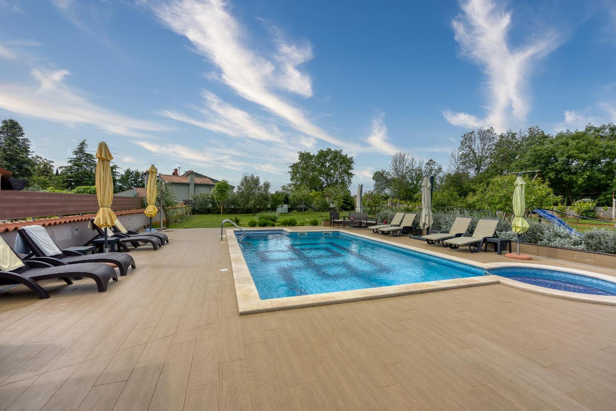 Apartments Brioni Colors Pula Exterior photo