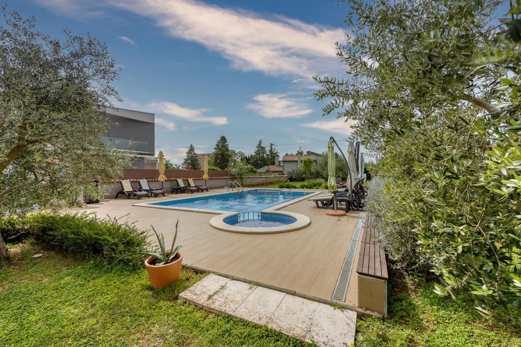 Apartments Brioni Colors Pula Exterior photo